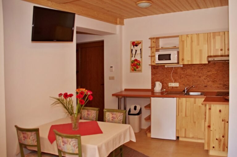Penzion a apartmany limba