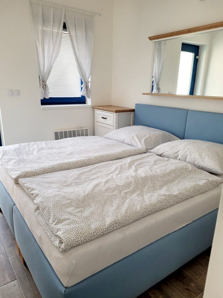 Modry sklep 77